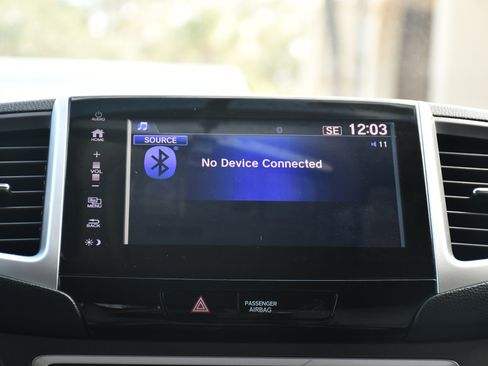 Used 2017 Honda Pilot EX image 15