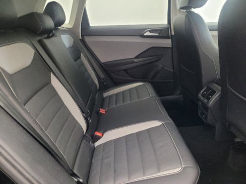 Used 2022 Volkswagen Taos SEL w/ Panoramic Sunroof Package FWD image 19