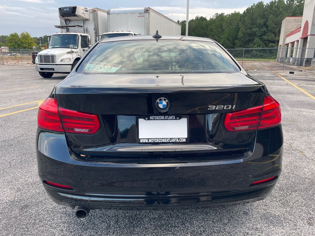 Used 2016 BMW 320i Sedan RWD image 8
