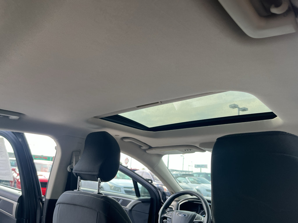 Used 2018 Ford Fusion SE FWD image 39