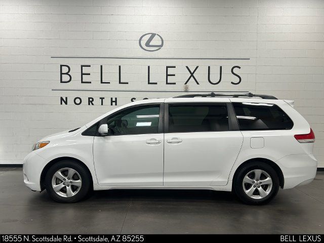 Used 2013 Toyota Sienna LE w/ Towing Pkg FWD image 8