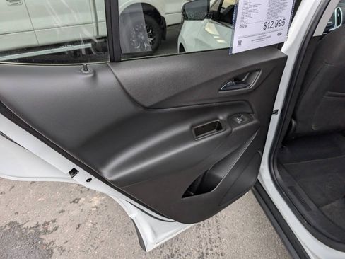 Used 2019 Chevrolet Equinox LT AWD/4WD image 36