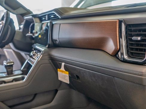 New 2025 GMC Sierra 1500 Denali w/ Denali Reserve Package image 19