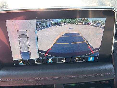 Used 2021 Chevrolet Suburban RST w/ Luxury Package RWD image 36