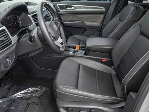 Used 2023 Volkswagen Atlas Cross Sport SE w/ Panoramic Sunroof Package AWD/4WD image 14