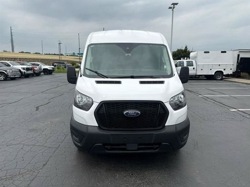 Used 2024 Ford Transit 250 148 Medium Roof RWD image 3
