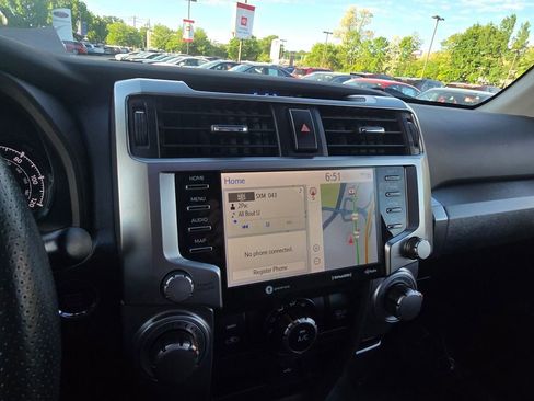 Used 2020 Toyota 4Runner SR5 Premium w/ Moonroof Package AWD/4WD image 23