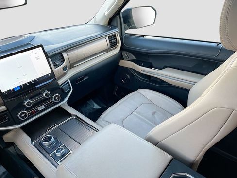 Used 2024 Ford Expedition Max Limited AWD/4WD image 24