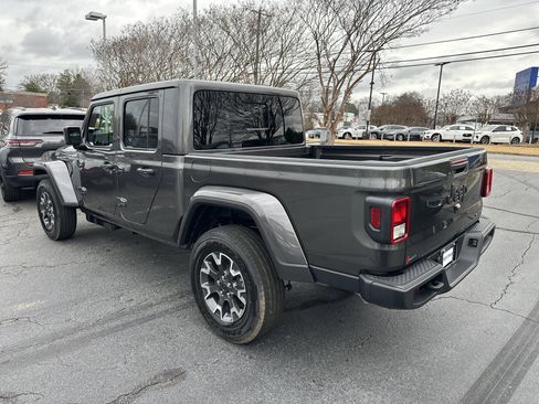 New 2026 Jeep Gladiator Sahara image 18