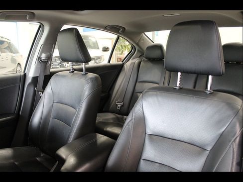 Used 2017 Honda Accord Touring image 14