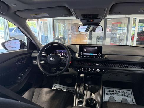 Used 2025 Honda Accord SE image 19