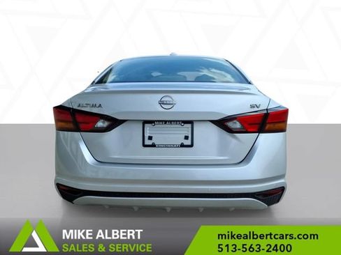 Used 2023 Nissan Altima 2.5 SV FWD image 6