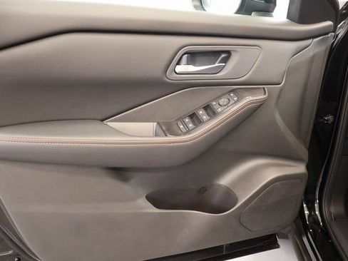 New 2026 Nissan Rogue SV AWD/4WD image 10