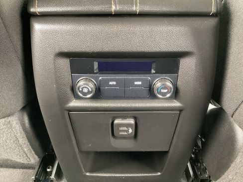 Used 2020 Chevrolet Traverse LS image 28