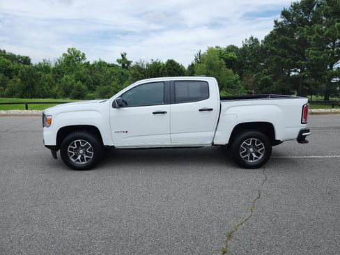 Used 2022 GMC Canyon AT4 w/ Trailering Package AWD/4WD image 2