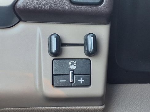 Used 2019 Chevrolet Suburban Premier image 15