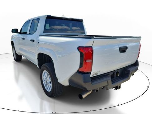 Used 2024 Toyota Tacoma SR image 3