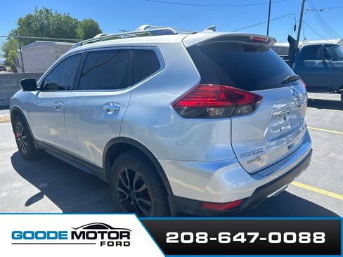 Used 2017 Nissan Rogue SV AWD/4WD image 10