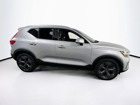 Used 2023 Volvo XC40 B5 Plus w/ Protection Package Premier image 4