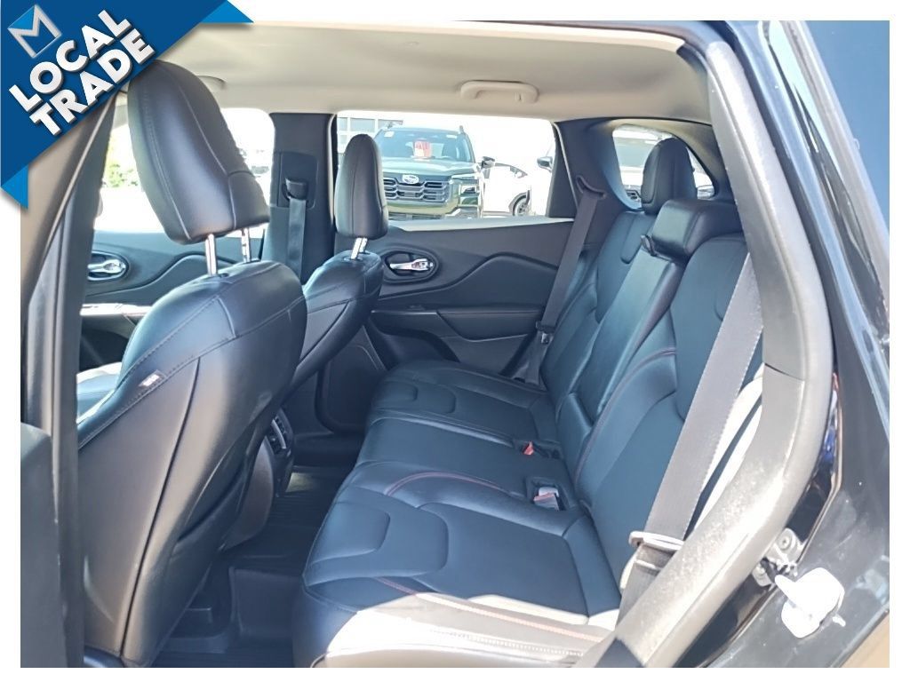 Used 2021 Jeep Cherokee Trailhawk w/ Premium Leather Package AWD/4WD image 29