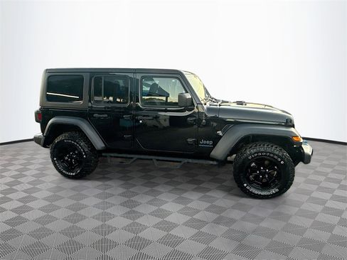 Used 2023 Jeep Wrangler Unlimited w/ Cold Weather Group image 5