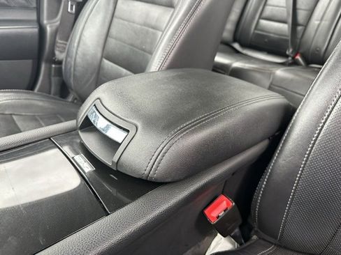 Used 2013 Ford Taurus SHO image 13