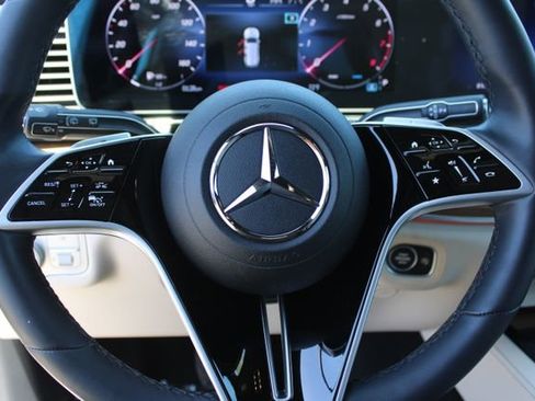 Used 2025 Mercedes-Benz GLS 450 4MATIC image 20