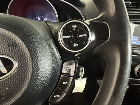 Used 2019 Kia Soul FWD image 19