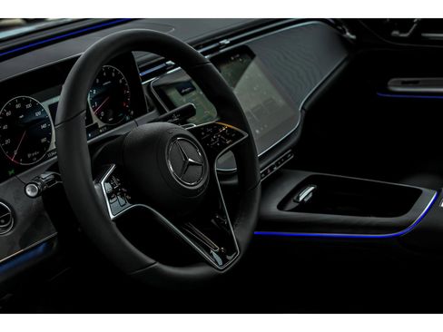 New 2026 Mercedes-Benz E 350 4MATIC Sedan image 10