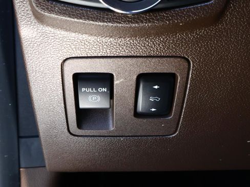 Used 2018 Ford F150 King Ranch w/ Equipment Group 601A Luxury AWD/4WD image 26