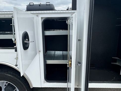 Used 2023 Ford F550 4x4 SuperCab Super Duty image 18