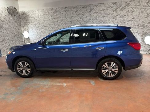 Used 2020 Nissan Pathfinder SV FWD image 4