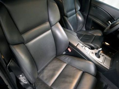 Used 2006 BMW M5 image 7
