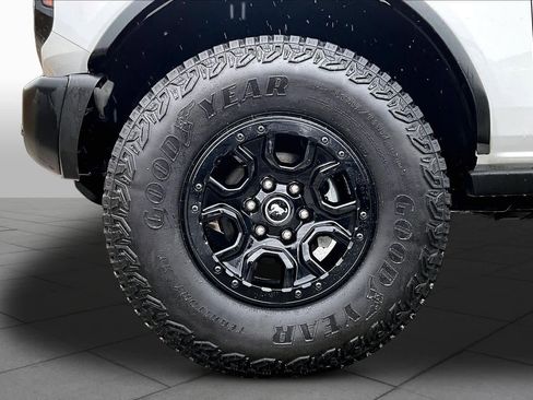 Certified 2025 Ford Bronco Big Bend w/ Black Diamond Package AWD/4WD image 11