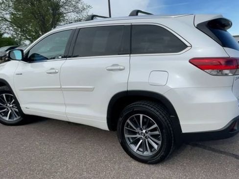 Certified 2018 Toyota Highlander XLE w/ Protection Package #3 AWD/4WD image 4