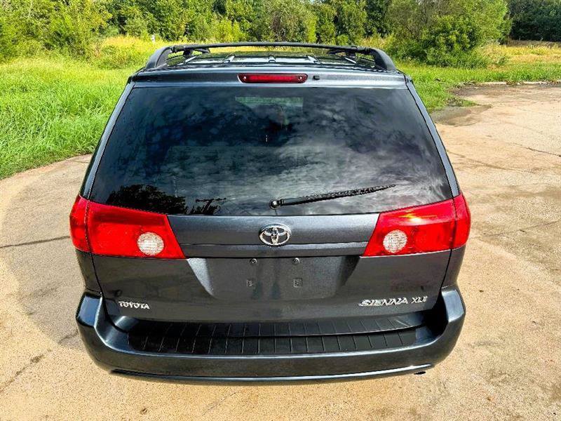 Used 2008 Toyota Sienna XLE FWD image 16