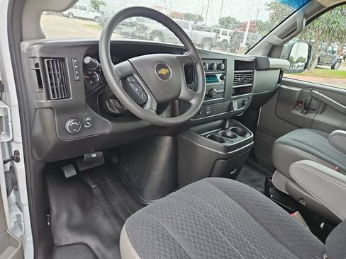 Used 2025 Chevrolet Express 2500 w/ Driver Convenience Package RWD image 10