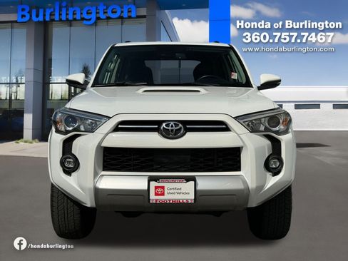 Used 2024 Toyota 4Runner TRD Off-Road Premium image 8