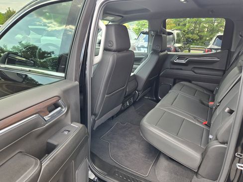 Used 2024 GMC Sierra 1500 SLT image 31