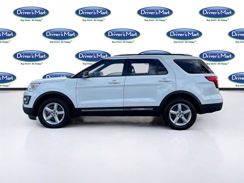 Used 2017 Ford Explorer XLT image 5