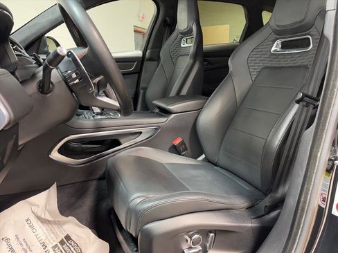Used 2023 Jaguar F-PACE SVR image 22