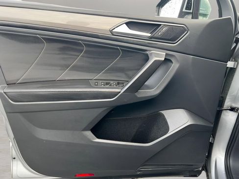 Used 2022 Volkswagen Tiguan SE image 14