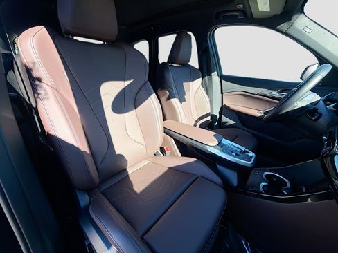 Used 2025 BMW X1 xDrive28i image 16