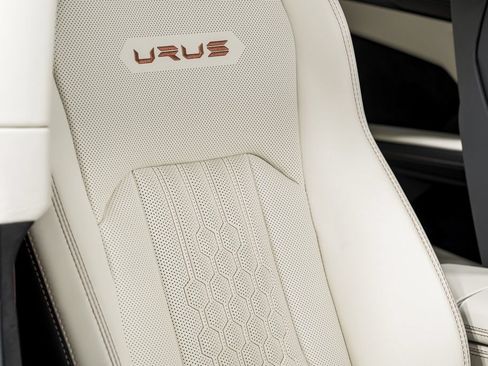 Used 2024 Lamborghini Urus S AWD/4WD image 41