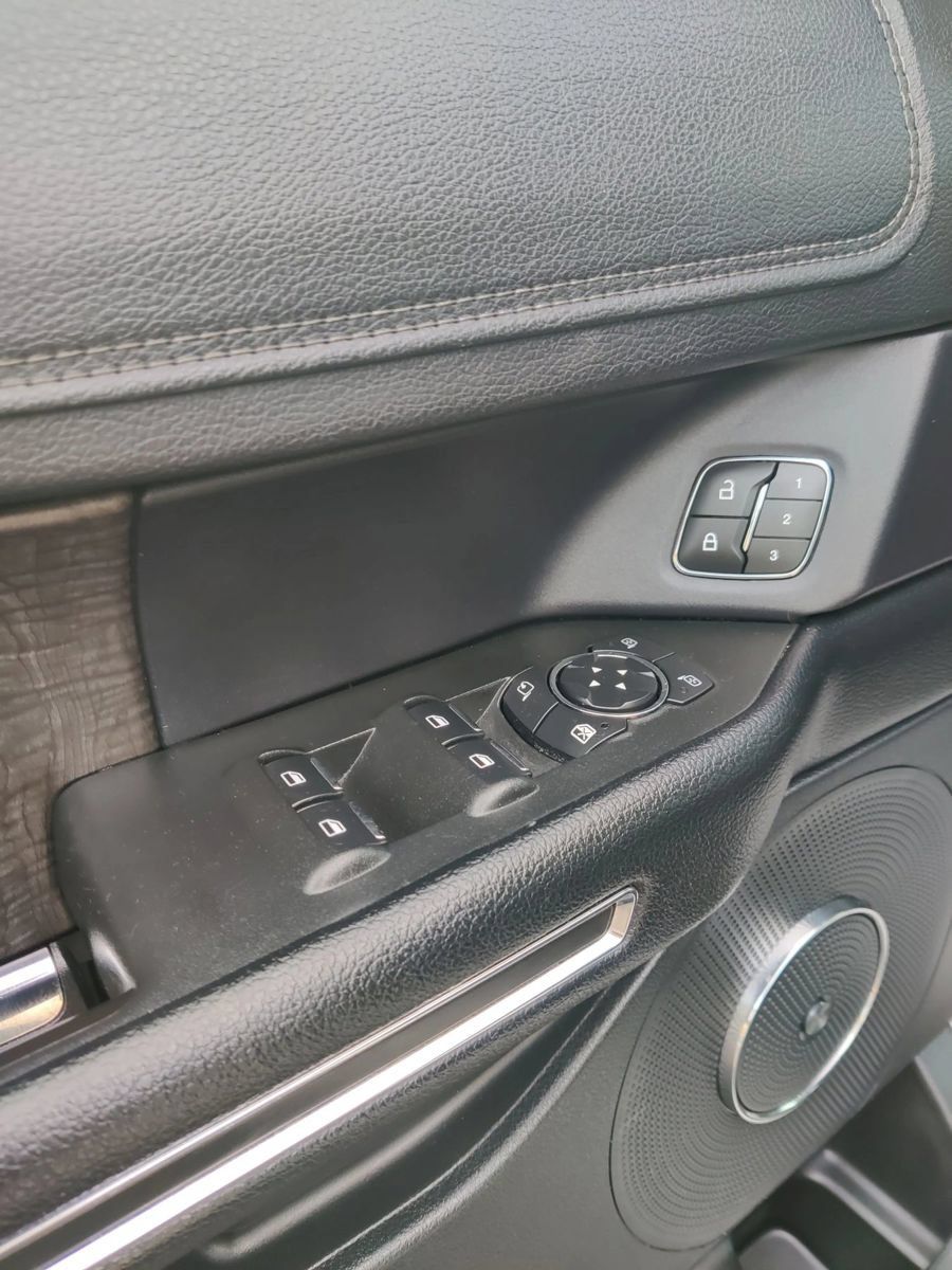 Used 2021 Ford Expedition Limited AWD/4WD image 26