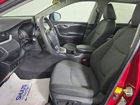 Used 2022 Toyota RAV4 XLE w/ Convenience Package image 28