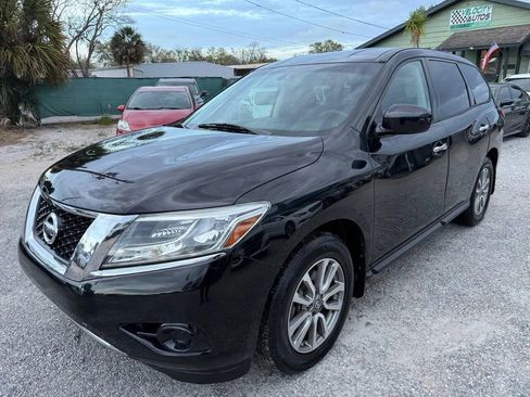 Used 2014 Nissan Pathfinder S image 1