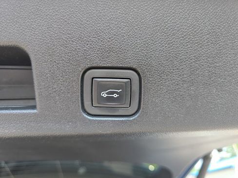 Used 2024 Chevrolet Traverse Z71 w/ LPO, Floor Liner Package AWD/4WD image 40