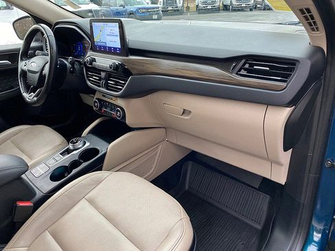 Used 2020 Ford Escape Titanium w/ Titanium Premium Package 2.0 image 25