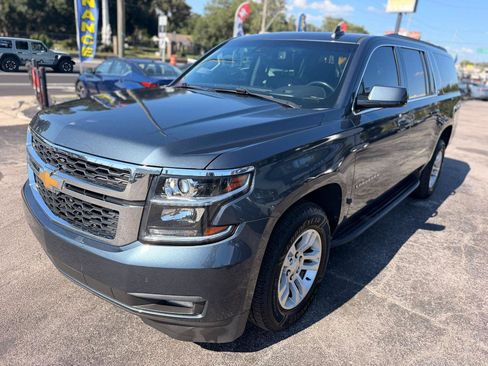 Used 2020 Chevrolet Suburban LT RWD image 2